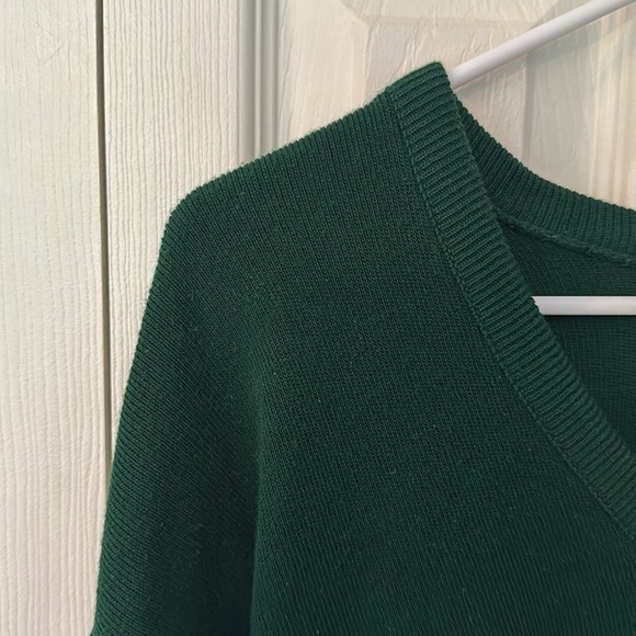 Men’s V-Neck lightweight Sweater - Picture 3 of 5